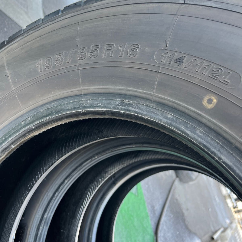 195/85R16 YOKOHAMA, LT151R 激安美品　 2本＋1本セット:12,000円