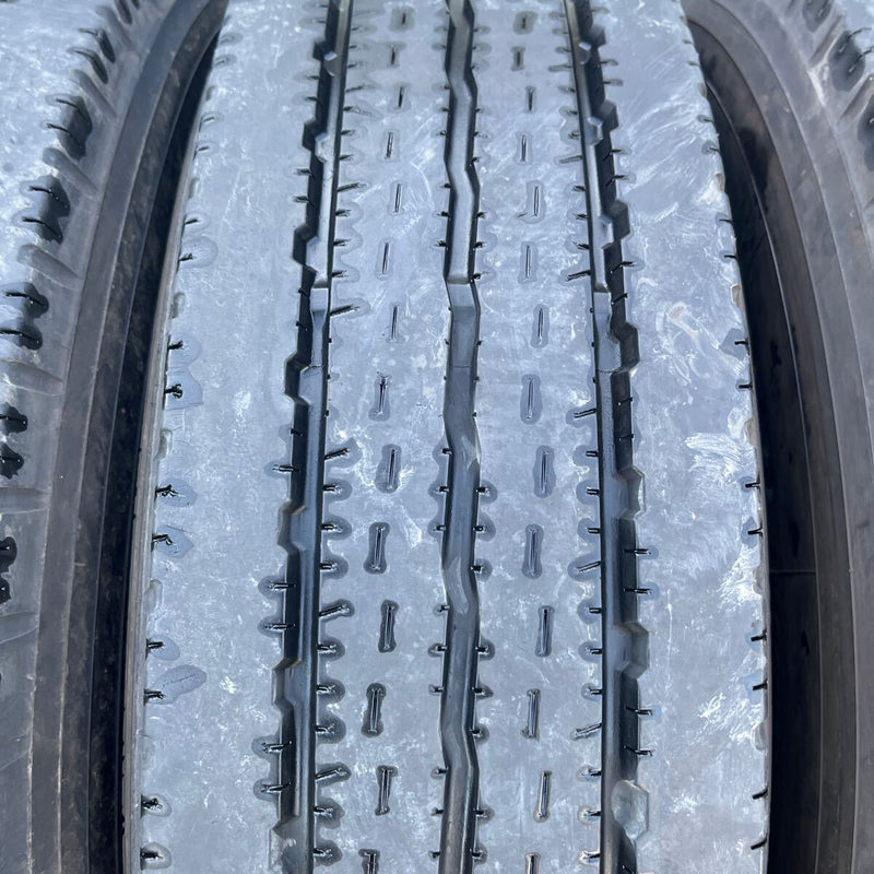 195/85R16 YOKOHAMA, LT151R 激安美品　 2本＋1本セット:12,000円