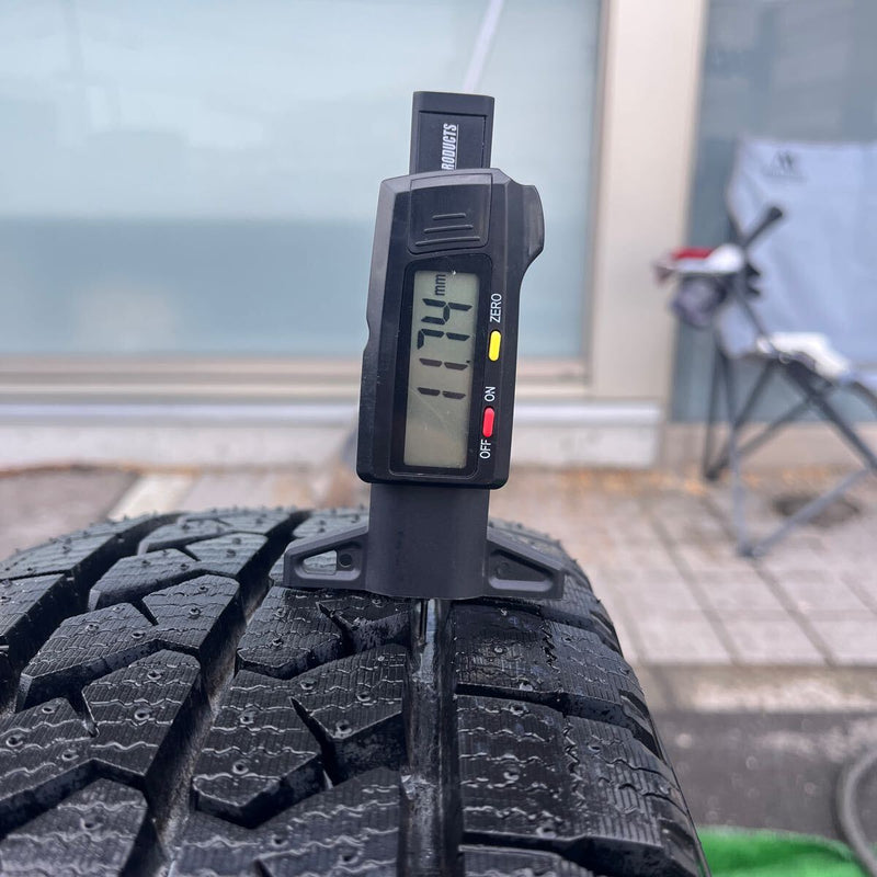 205/70R16 BRIDGESTONE W979 イボ付　未使用品　スタッドレス　1本:11000円