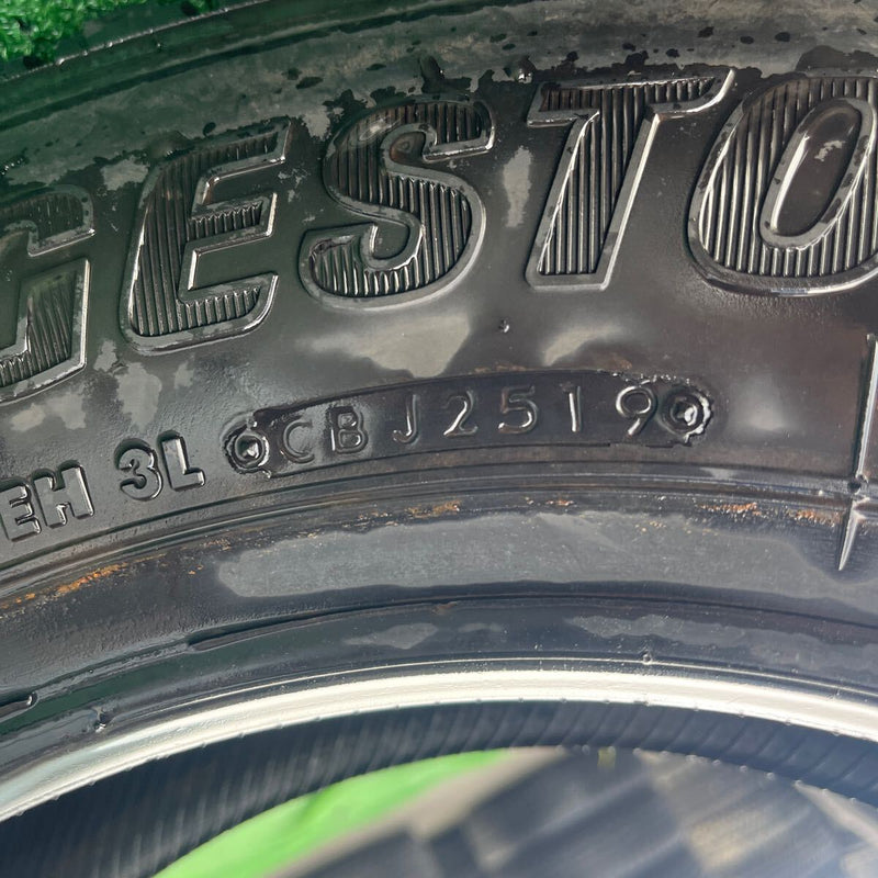 205/70R16 BRIDGESTONE W979 イボ付　未使用品　スタッドレス　1本:11000円