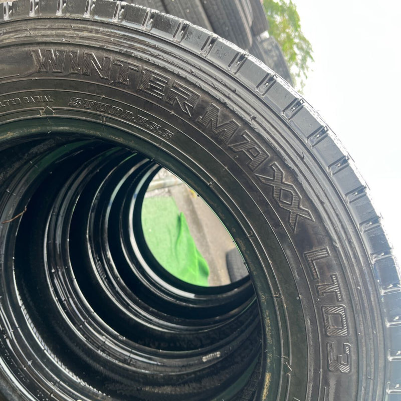 195/70R17.5 中古スタッドレス　激安美品　4本＋1本セット:27000円