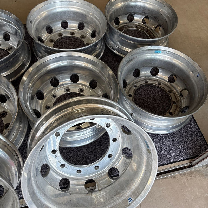アルコア　アルミホイール　22.5×7.50 . 10穴 (11R 22.5及び275/80R22.5などに使用) ISO方式　10本セット：178500円