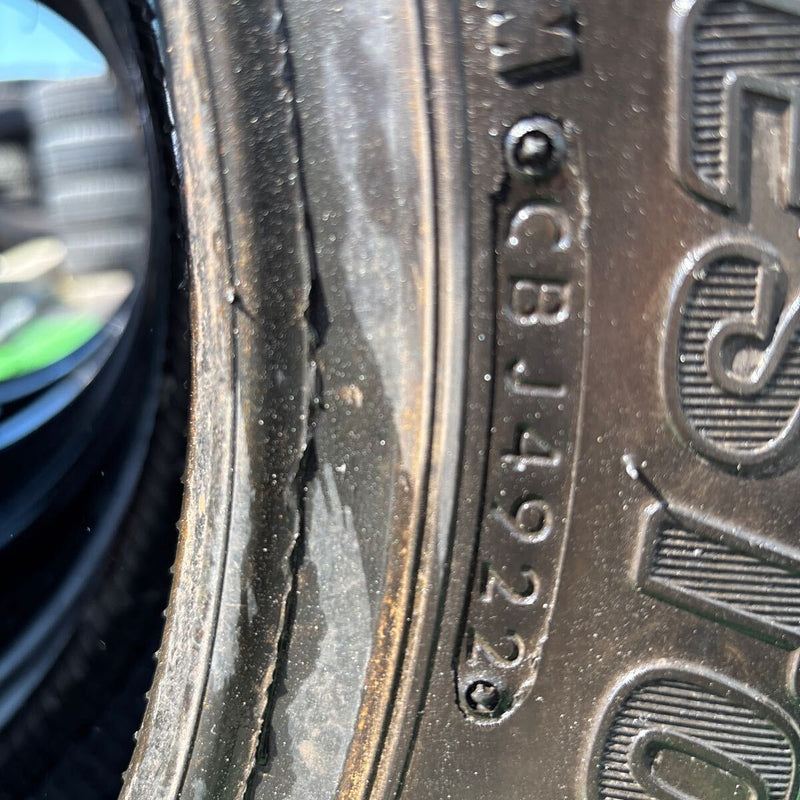 205/65R16 BRIDGESTONE. W979. 2022年製　4本＋1本セット：24000円