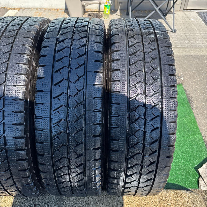 205/65R16 BRIDGESTONE. W979. 2022年製　4本＋1本セット：24000円