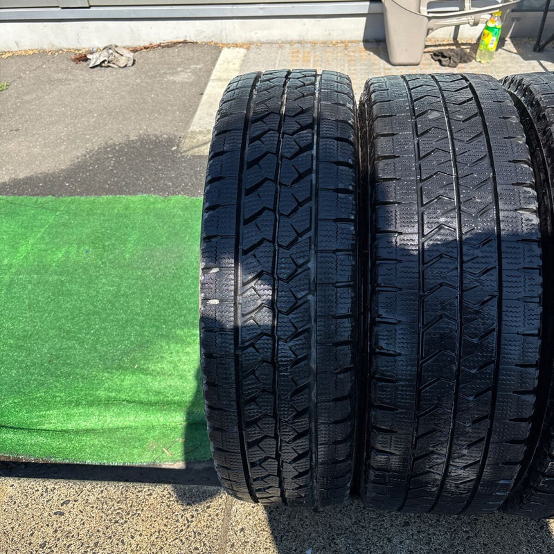 205/65R16 BRIDGESTONE. W979. 2022年製　4本＋1本セット：24000円