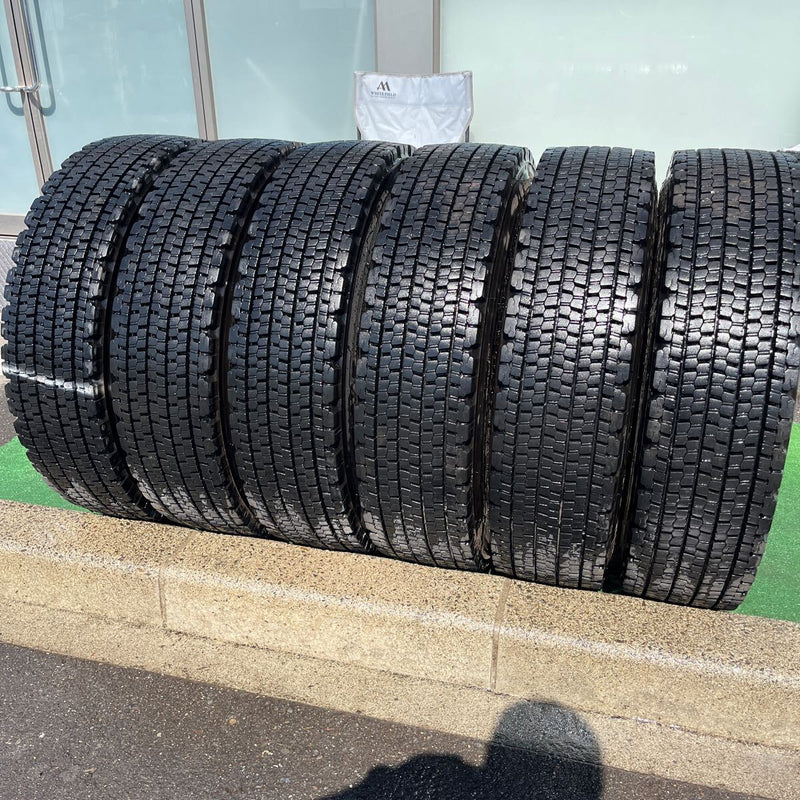 225/80R17.5 BRIDGESTONE, W900 激安美品　2022年製 9.5分山　6本セット:83,000円