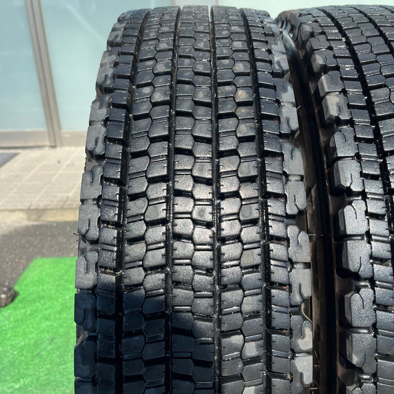 225/80R17.5 BRIDGESTONE, W900 激安美品　2022年製 9.5分山　6本セット:83,000円