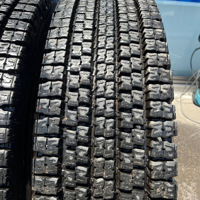 11R22.5 16PR TOYO, M929 激安美品　2023年製 　8本セット:160,000