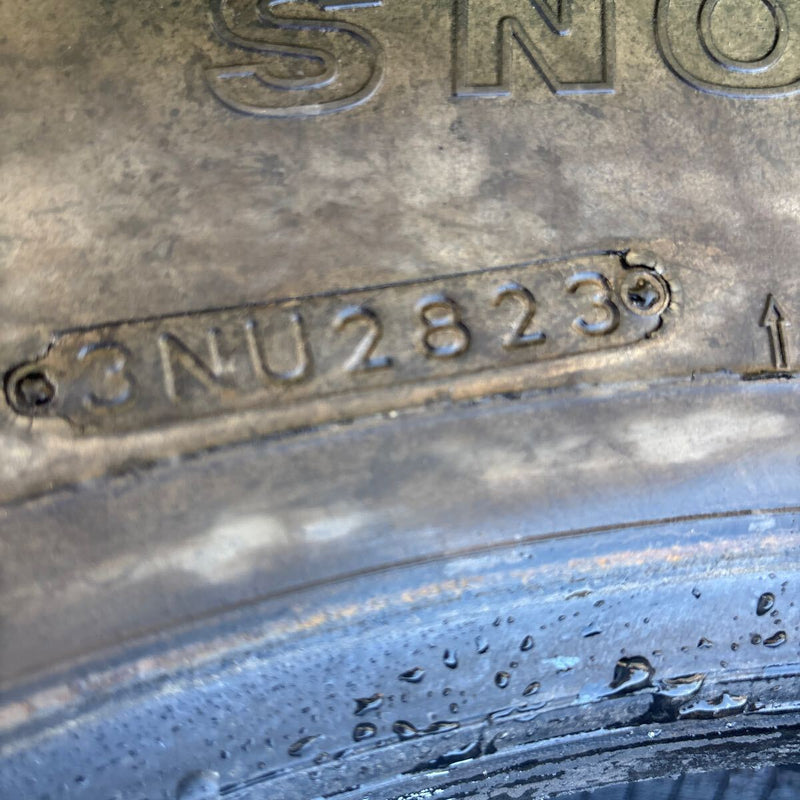 11R22.5 再生中古スタッドレス　W987 ミキサー　　ダンプ用　4本セット：56000円