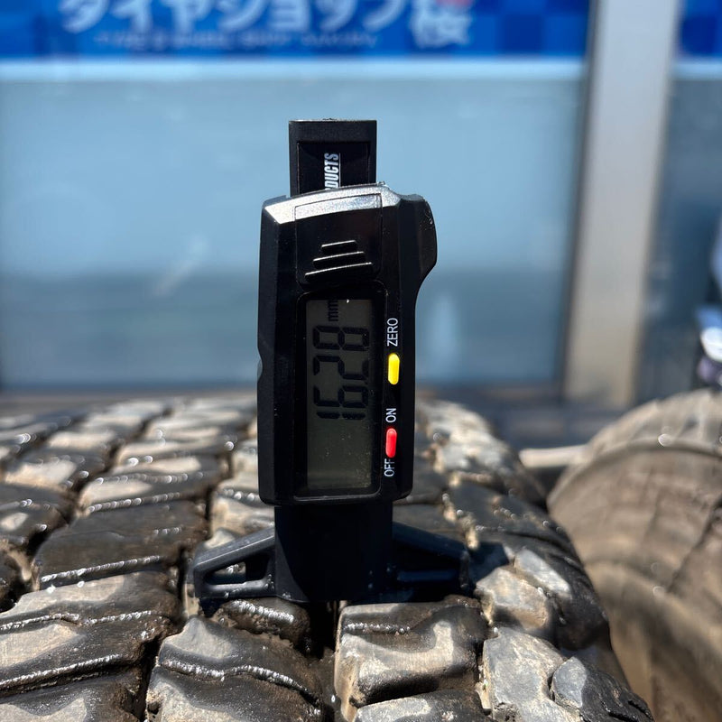 11R22.5 再生中古スタッドレス　W987 ミキサー　　ダンプ用　4本セット：56000円