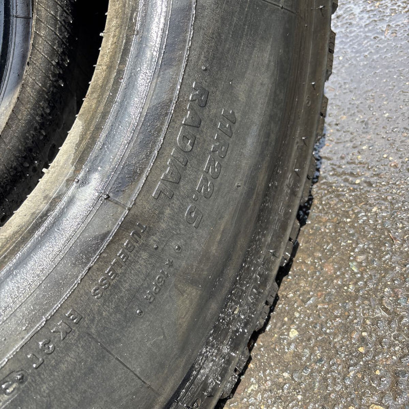 11R22.5 ブリヂストン W987 再生冬タイヤ 8本セット:118000円
