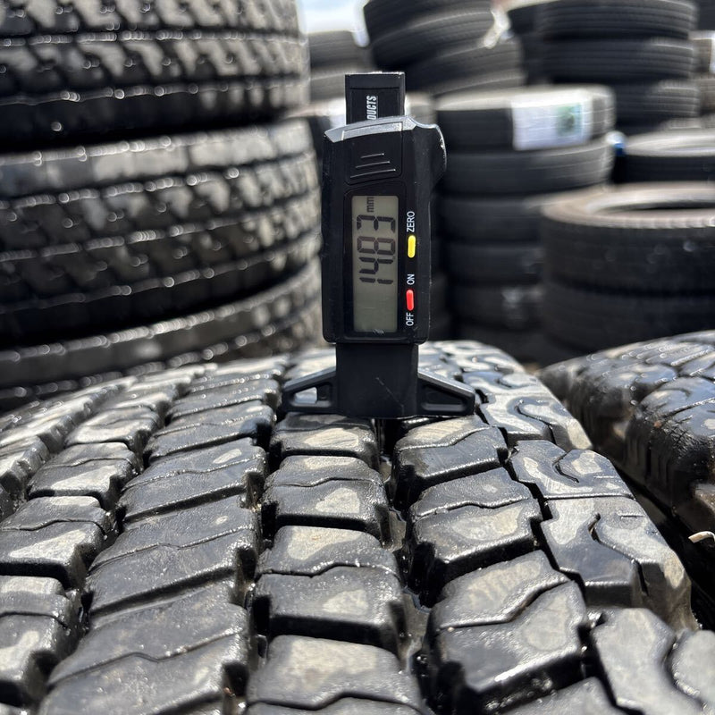 11R22.5 ブリヂストン W987 再生冬タイヤ 8本セット:118000円