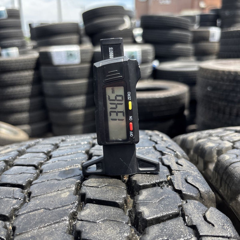 11R22.5 ブリヂストン W987 再生冬タイヤ 8本セット:118000円