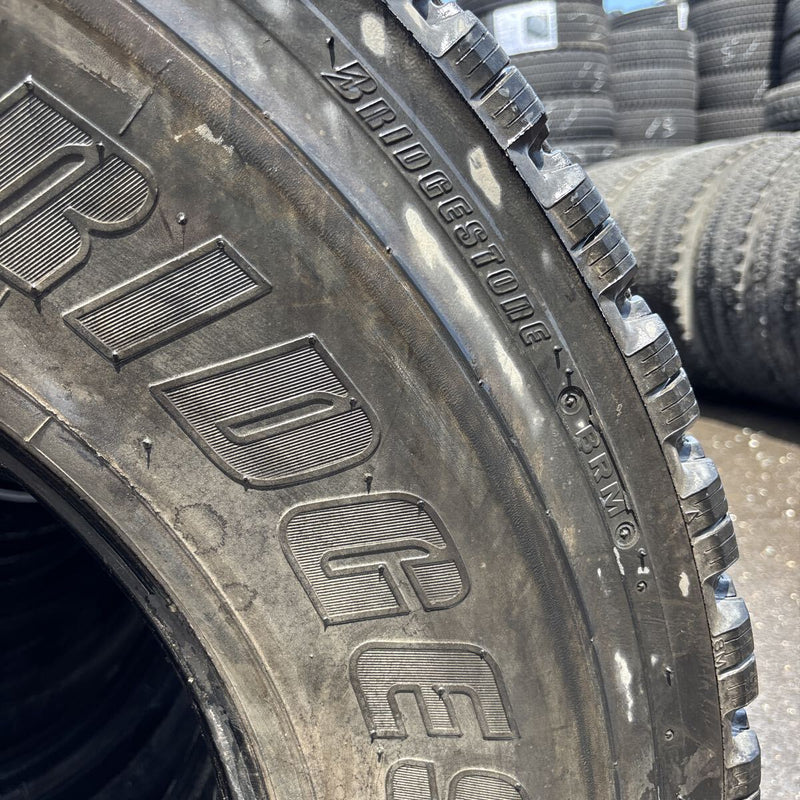 11R22.5 BRIDGESTONE W987 再生スタッドレスタイヤ 8本:113000円