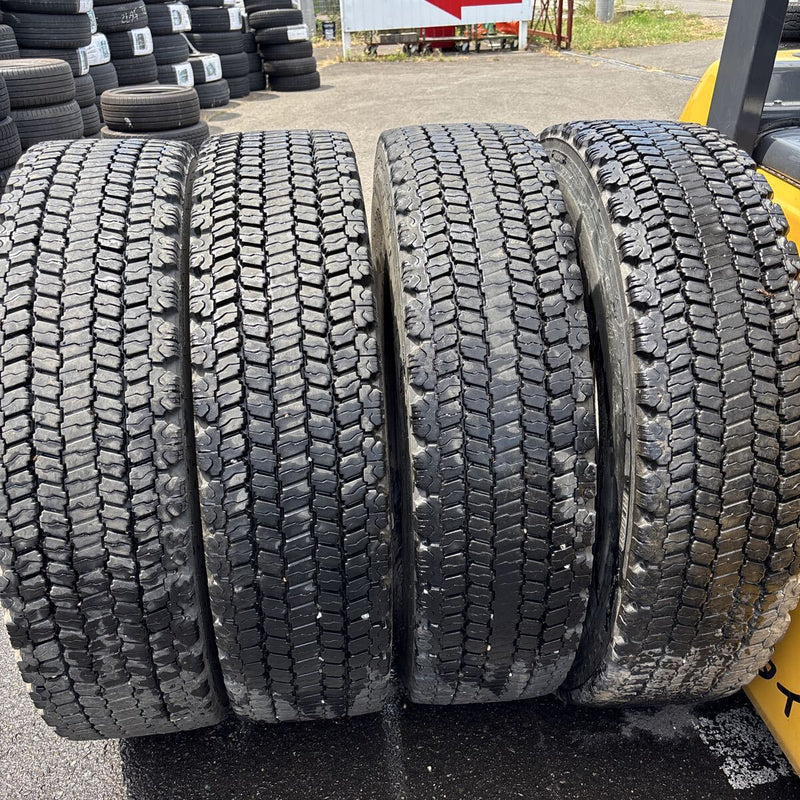 11R22.5 ブリヂストン W987 再生冬タイヤ 4本セット:55000円