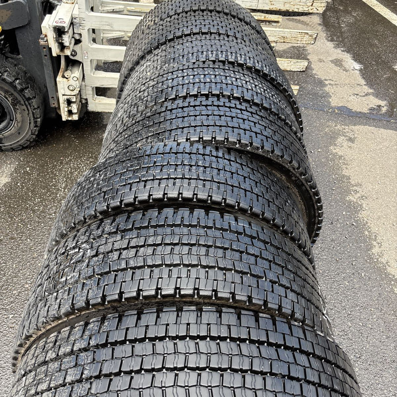 245/70R19.5 DUNLOP SP001 深溝 スタッドレスタイヤ 8本セット:105000円