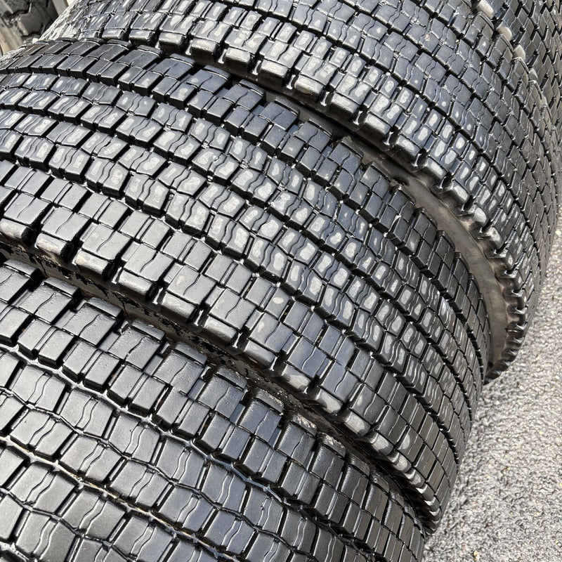 245/70R19.5 DUNLOP SP001 深溝 スタッドレスタイヤ 8本セット:105000円