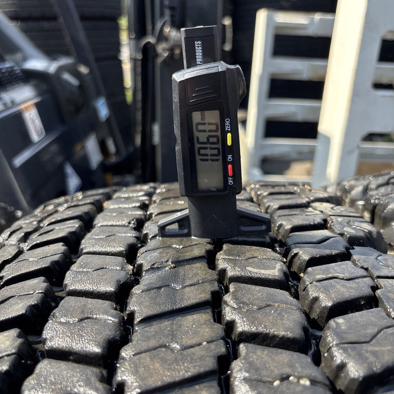 11R22.5 、 16RR. BRIDGESTONE 再生 激安美品　8本セット:112000円