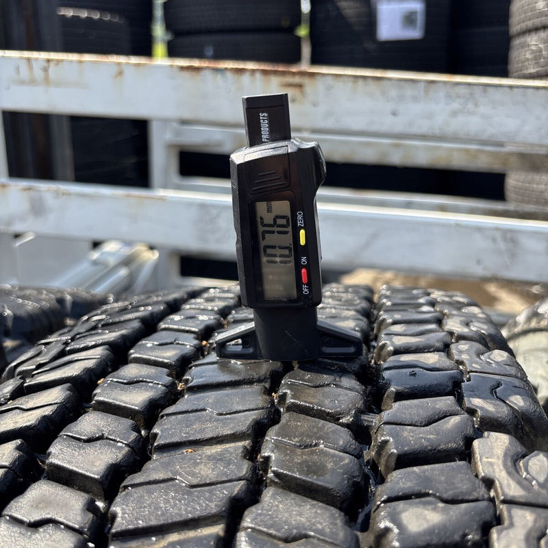 11R22.5 、 16RR. BRIDGESTONE 再生 激安美品　8本セット:112000円