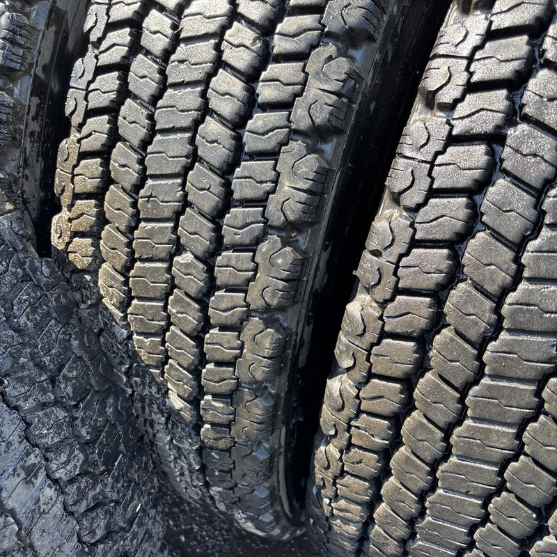 11R22.5 、 16RR. BRIDGESTONE 再生 激安美品　8本セット:112000円