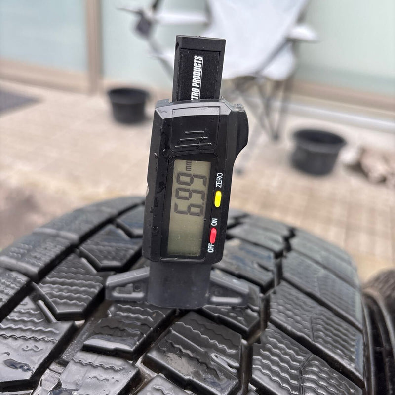 215/65R16 DUNLOP WM02 中古スタッドレス　4本セット:26000円