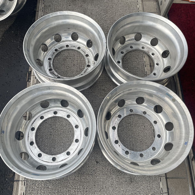 アルコア　アルミホイール　22.5×8.25 . 10穴 (295/80R22.5及び11R22.5などに使用) 激安美品　　4本セット：71800円