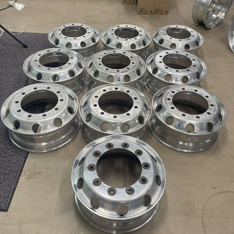アルコア　アルミホイール　22.5×7.50 . 10穴 (11R 22.5及び275/80R22.5などに使用) 激安美品　　10本セット：179000円