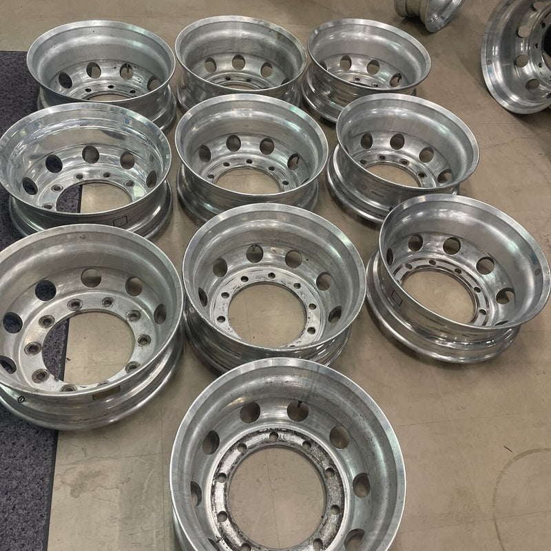 アルコア　アルミホイール　22.5×7.50 . 10穴 (11R 22.5及び275/80R22.5などに使用) 激安美品　　10本セット：179000円