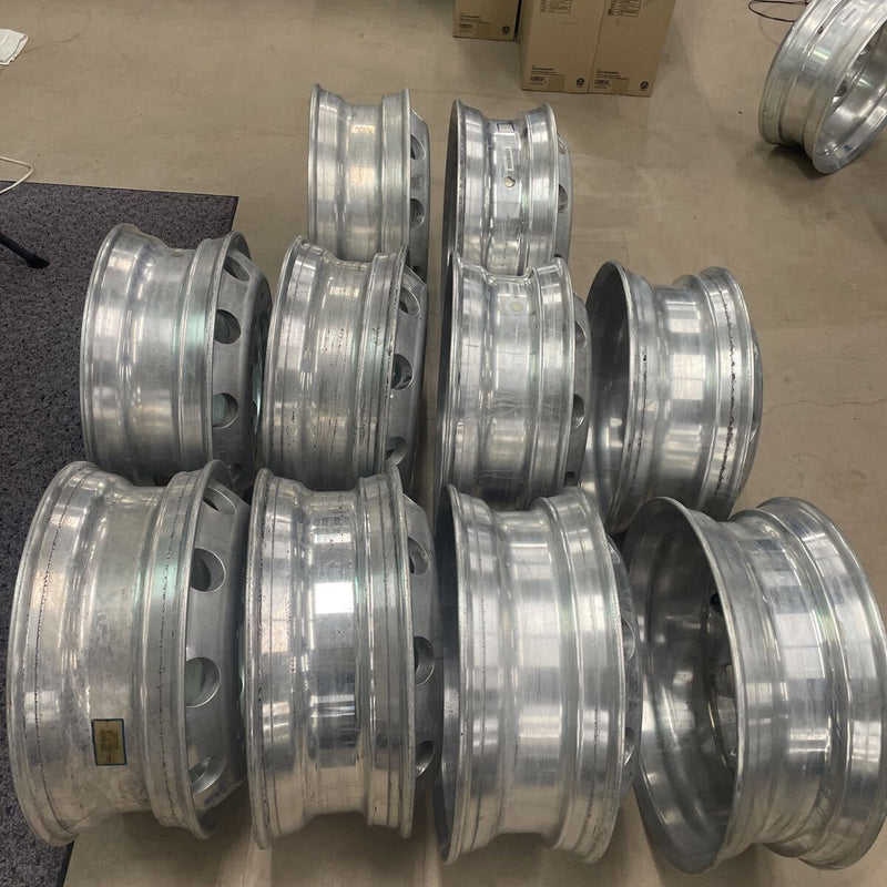 アルコア　アルミホイール　22.5×7.50 . 10穴 (11R 22.5及び275/80R22.5などに使用) 激安美品　　10本セット：179000円