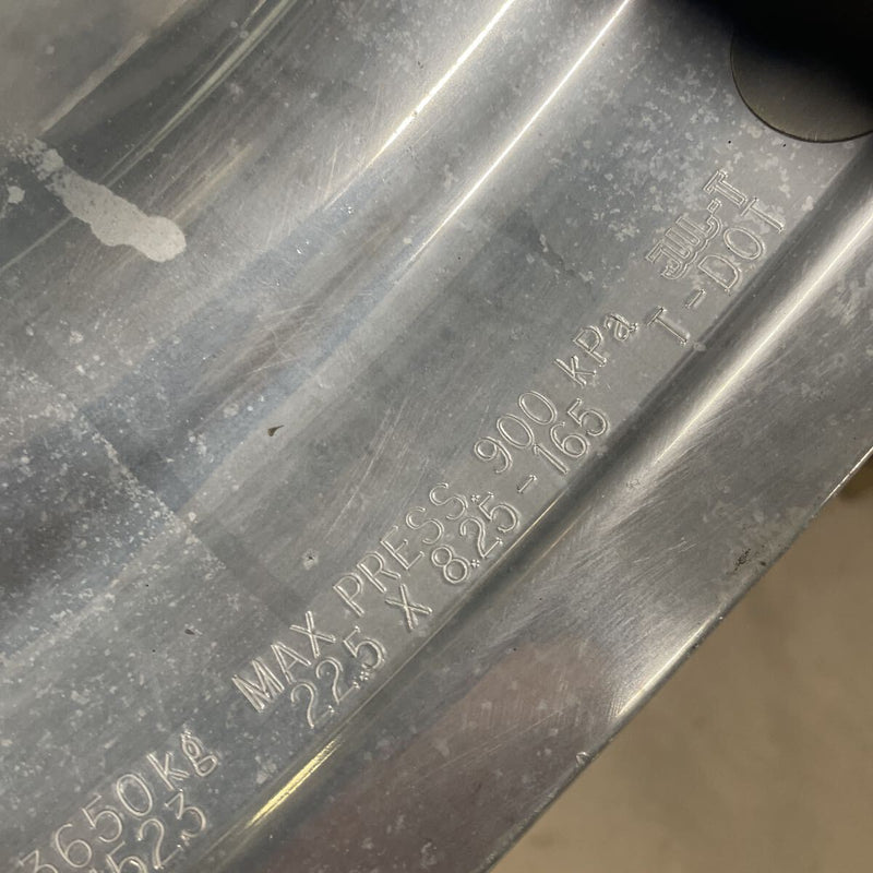 アルコア　アルミホイール　22.5×8.25 . 10穴 (295/80R 22.5及び275/80R22.5などに使用) 激安美品　2本セット：35000円