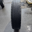 11R22.5 16PR ブリヂストン W900 地山冬タイヤ 1本:13000円(名)