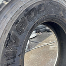 11R22.5 16PR ブリヂストン W900 地山冬タイヤ 1本:13000円(名)