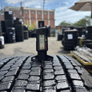 11R22.5 16PR ブリヂストン W900 地山冬タイヤ 1本:13000円(名)