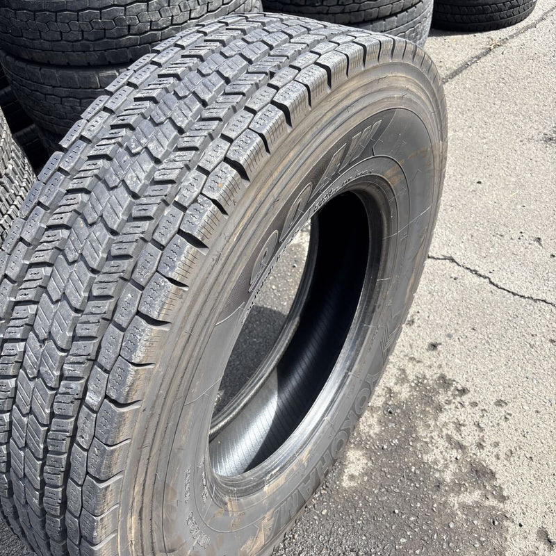 11R22.5 16PR YOKOHAMA 904W 冬タイヤ 1本:14500円
