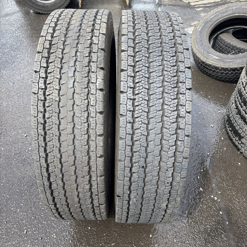 11R22.5 16PR ヨコハマ 905W 2023.2024年製 冬タイヤ 2本セット:28000円