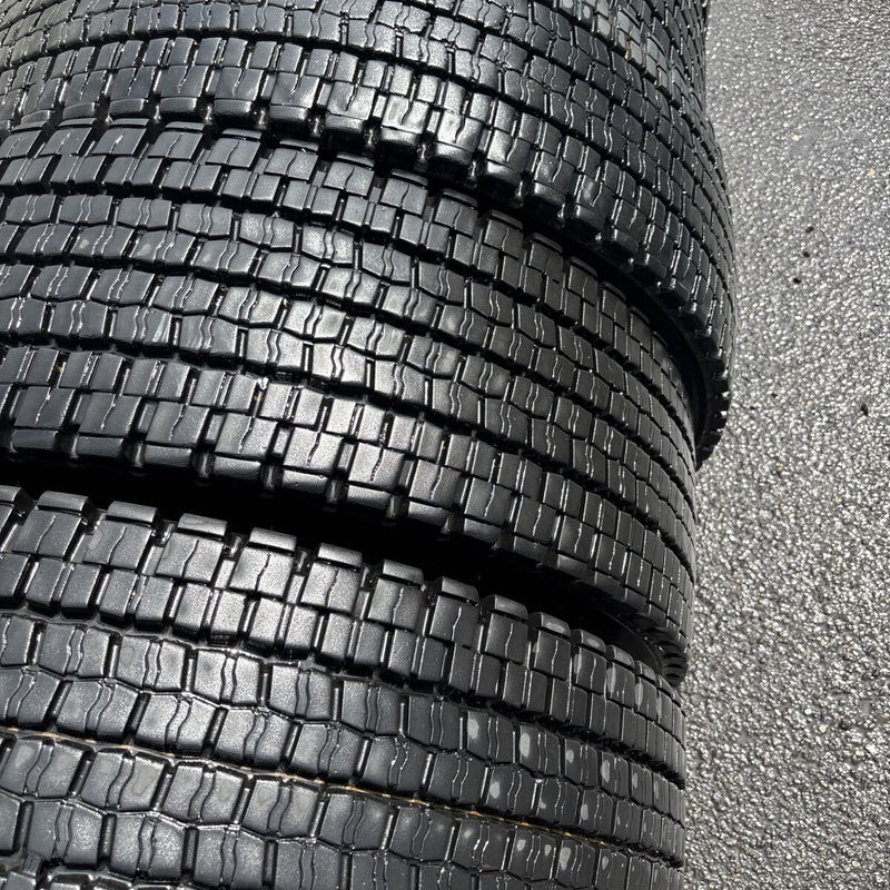 245/70R19.5 DUNLOP SP001 地山冬タイヤ6本:79000円
