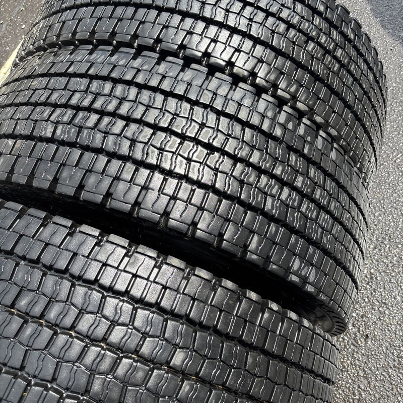245/70R19.5 DUNLOP SP001 地山冬タイヤ6本:79000円