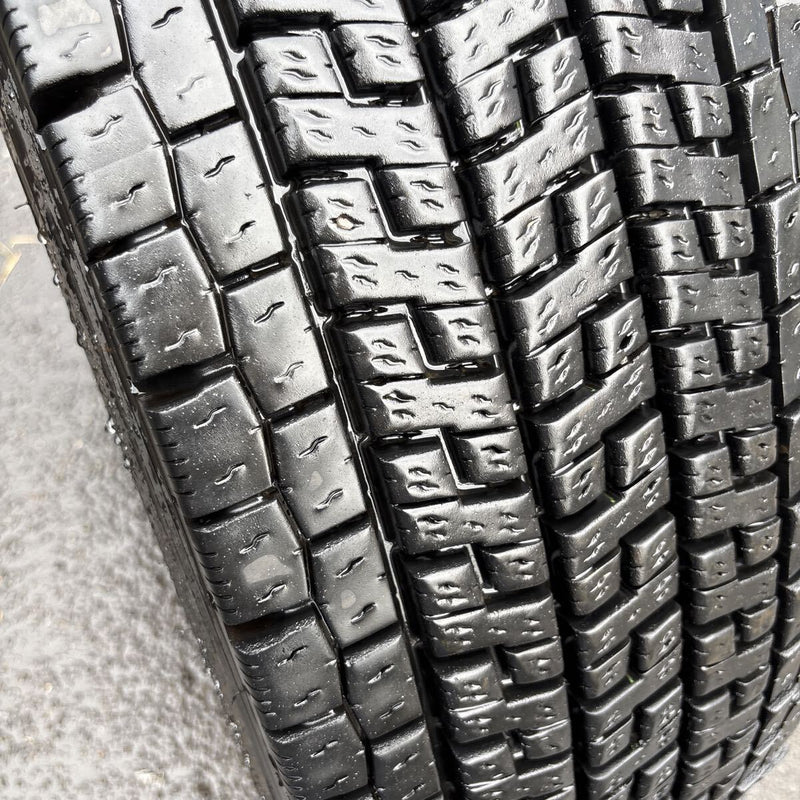 11R22.5 16PR ヨコハマ 903ZW 深溝 冬タイヤ 1本:16500円