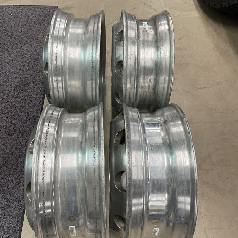 アルコア　アルミホイール　22.5×7.50 . 10穴 (11R 22.5及び275/80R22.5などに使用) 激安美品　　4本セット：64000円