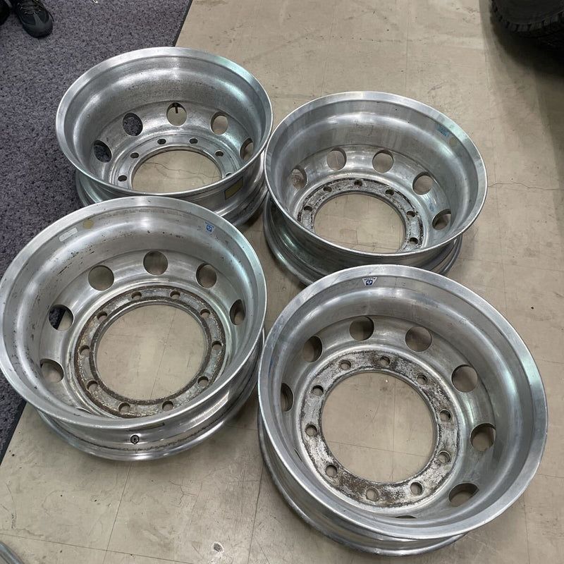 アルコア　アルミホイール　22.5×7.50 . 10穴 (11R 22.5及び275/80R22.5などに使用) 激安美品　　4本セット：64000円