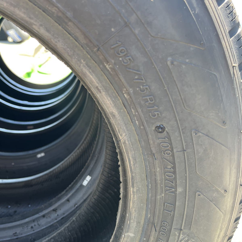 195/75R15 YOKOHAMA, RY01 激安美品　2024年製 イボ付　6本セット:41,000円