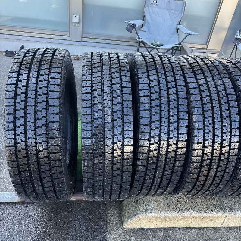245/70 R19.5 中古　激安美品　　ほぼ新品　8本セット：95000円