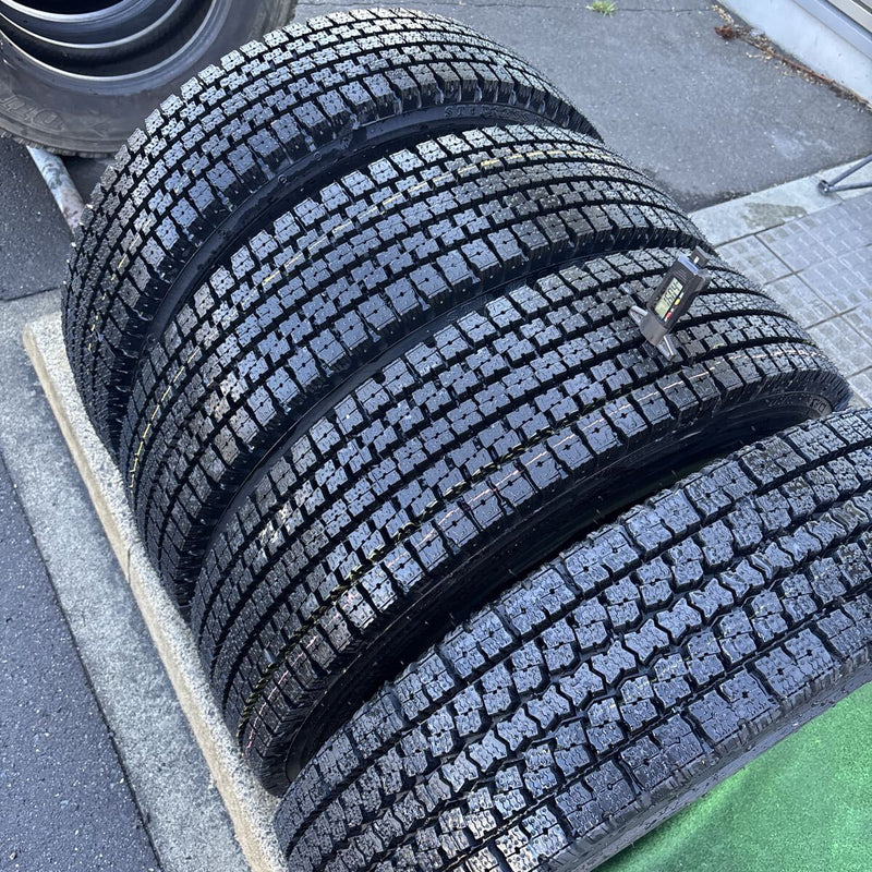 225/80R17.5 中古再生　激安美品　ほほ新品　4本セット：40000円