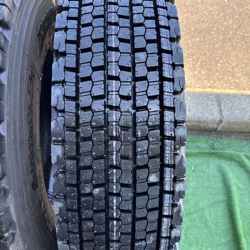 225/80R17.5 ブリヂストン　ほぼ新品　2本セット：20000円