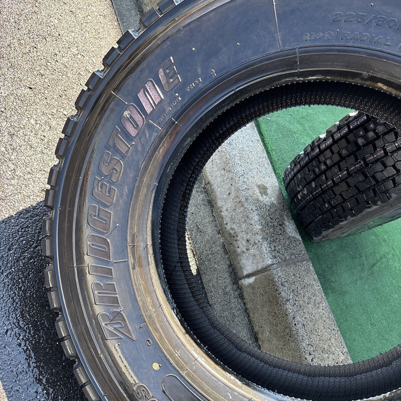 225/80R17.5 ブリヂストン　ほぼ新品　2本セット：20000円