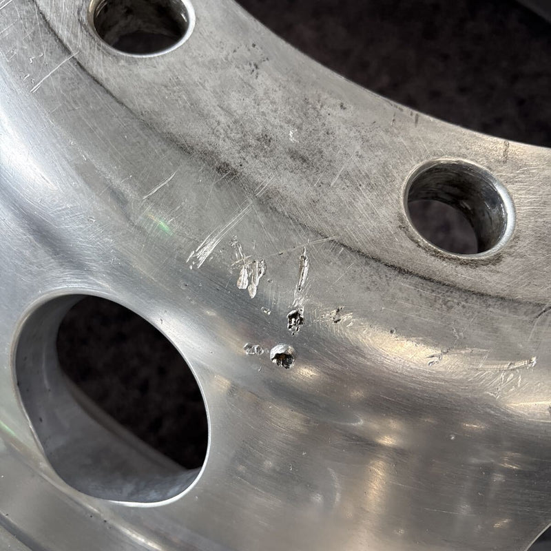 アルコア　中古アルミホイール　22.5×7.50 . 10穴 (11R 22.5及び275/80R22.5などに使用) 激安美品　　4本セット：66000円