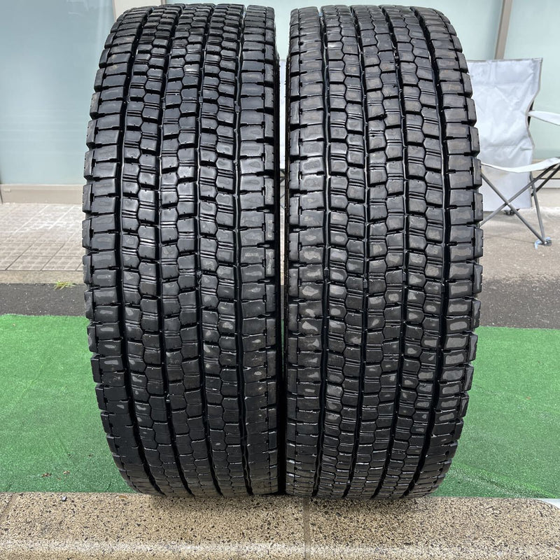 295/80R22.5 BRIDGESTONE. W999 激安美品　2023年製 2本セット:42,000円