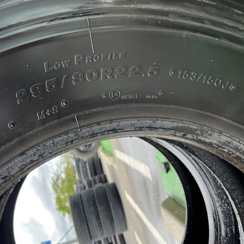 295/80R22.5 BRIDGESTONE. W999 激安美品　2023年製 2本セット:42,000円