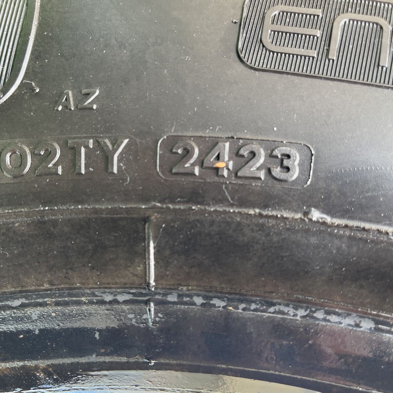 295/80R22.5 BRIDGESTONE. W999 激安美品　2023年製 2本セット:42,000円