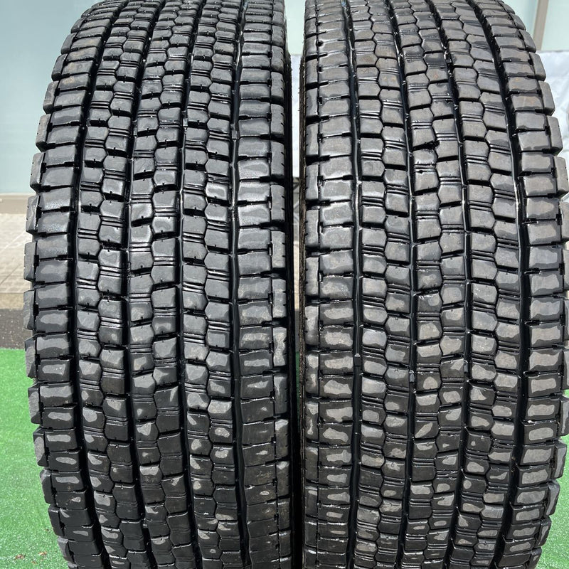 295/80R22.5 BRIDGESTONE. W999 激安美品　2023年製 2本セット:42,000円